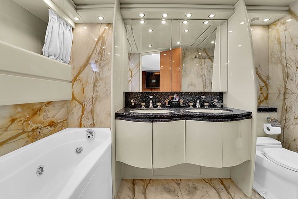 Yacht Image 12