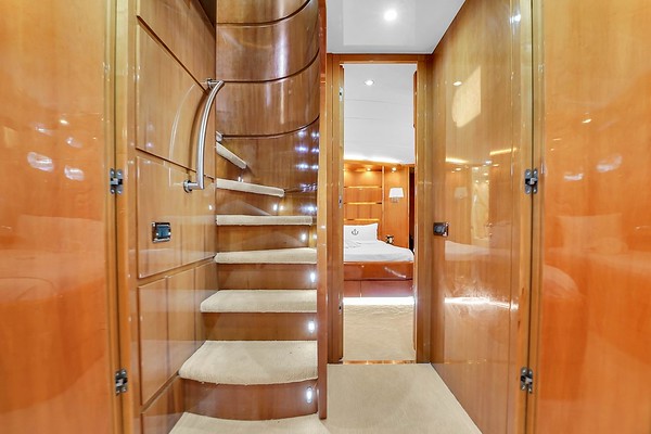 Yacht Image 9