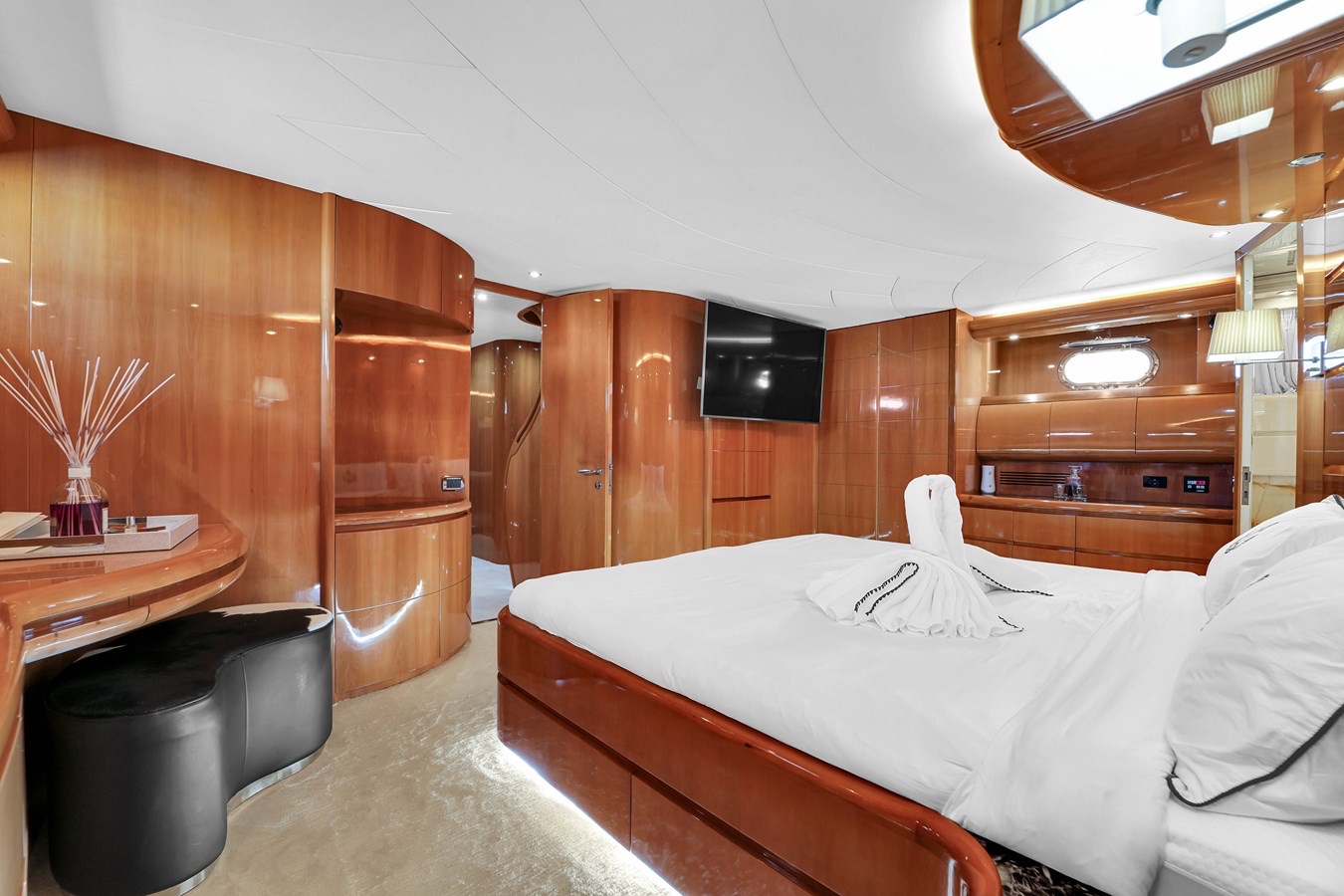 Yacht Image 18