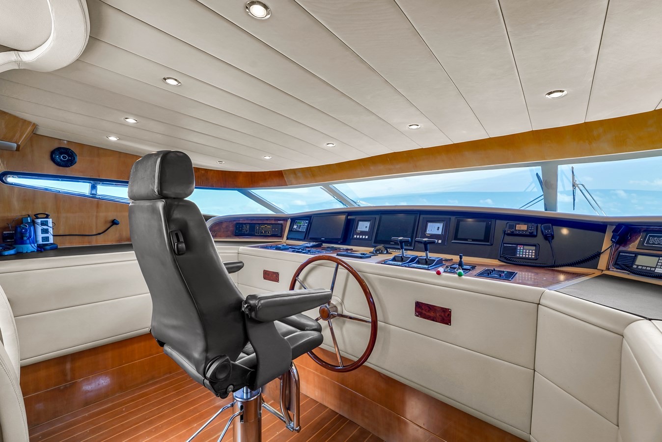 Yacht Image 27