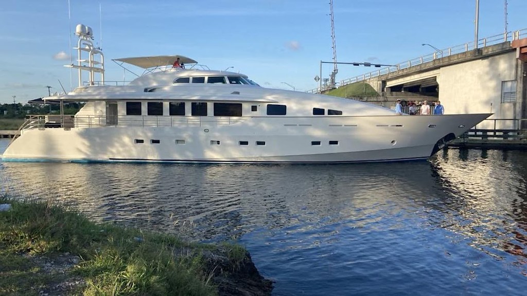 125 Ft Turco Mega Yacht