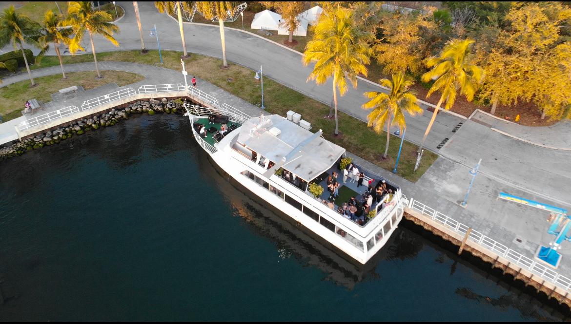 140 Ft Yacht 