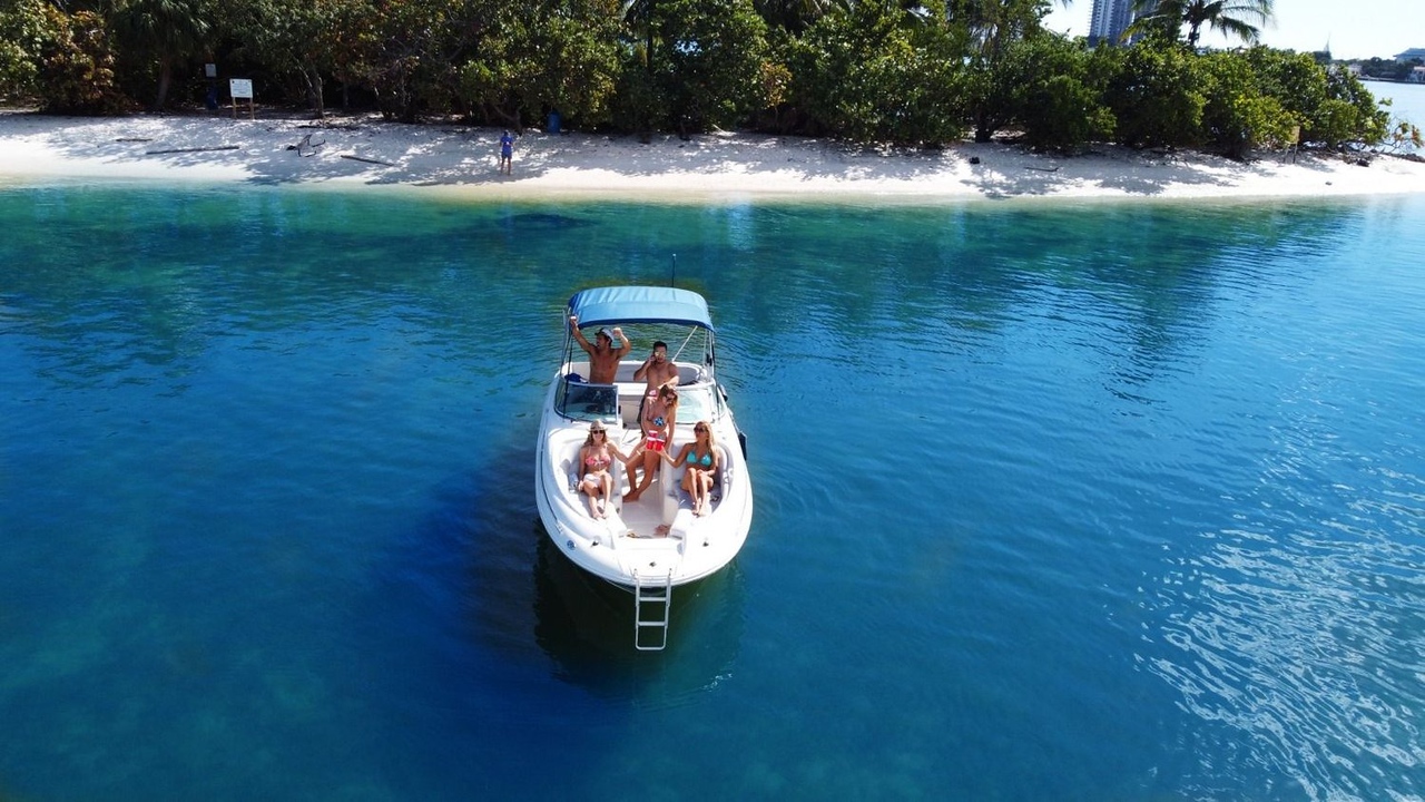 Yacht Image 6
