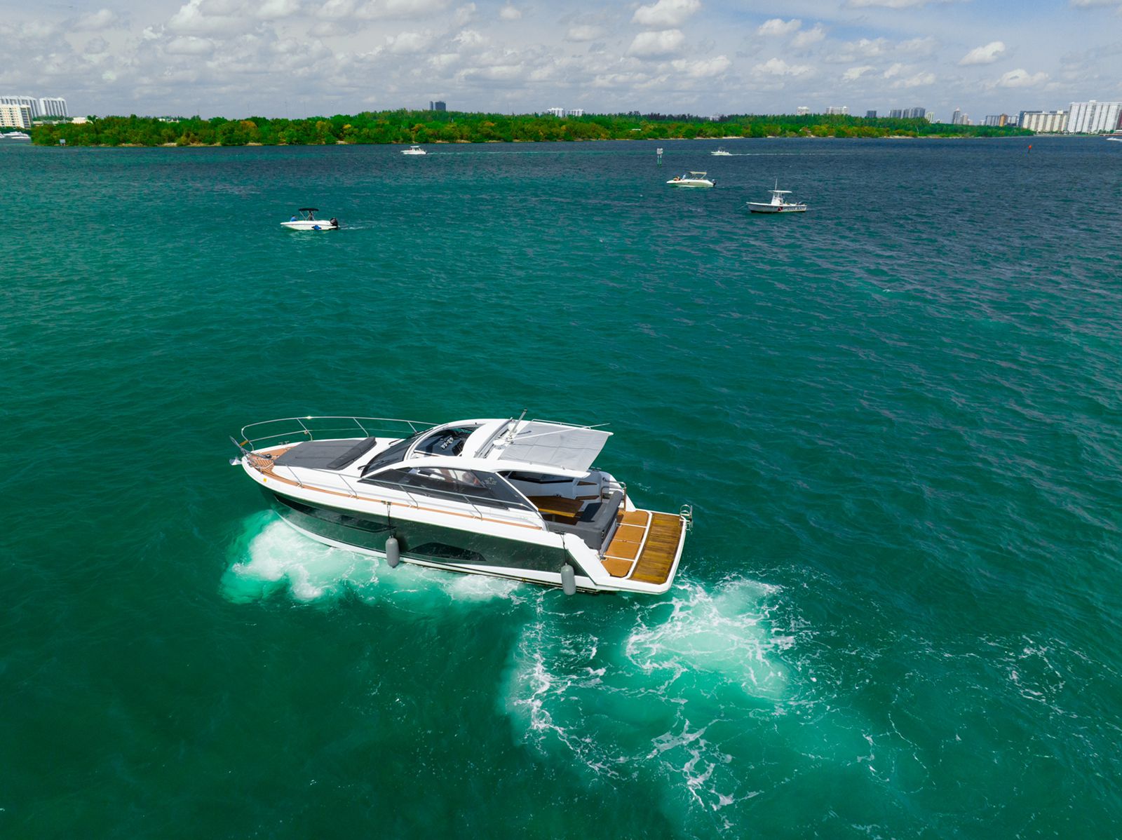 Yacht Image 4