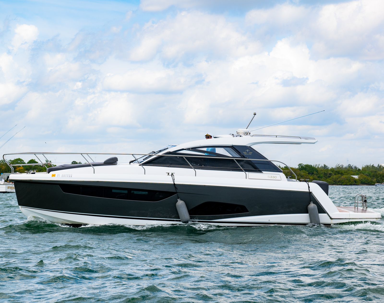 Yacht Image 9