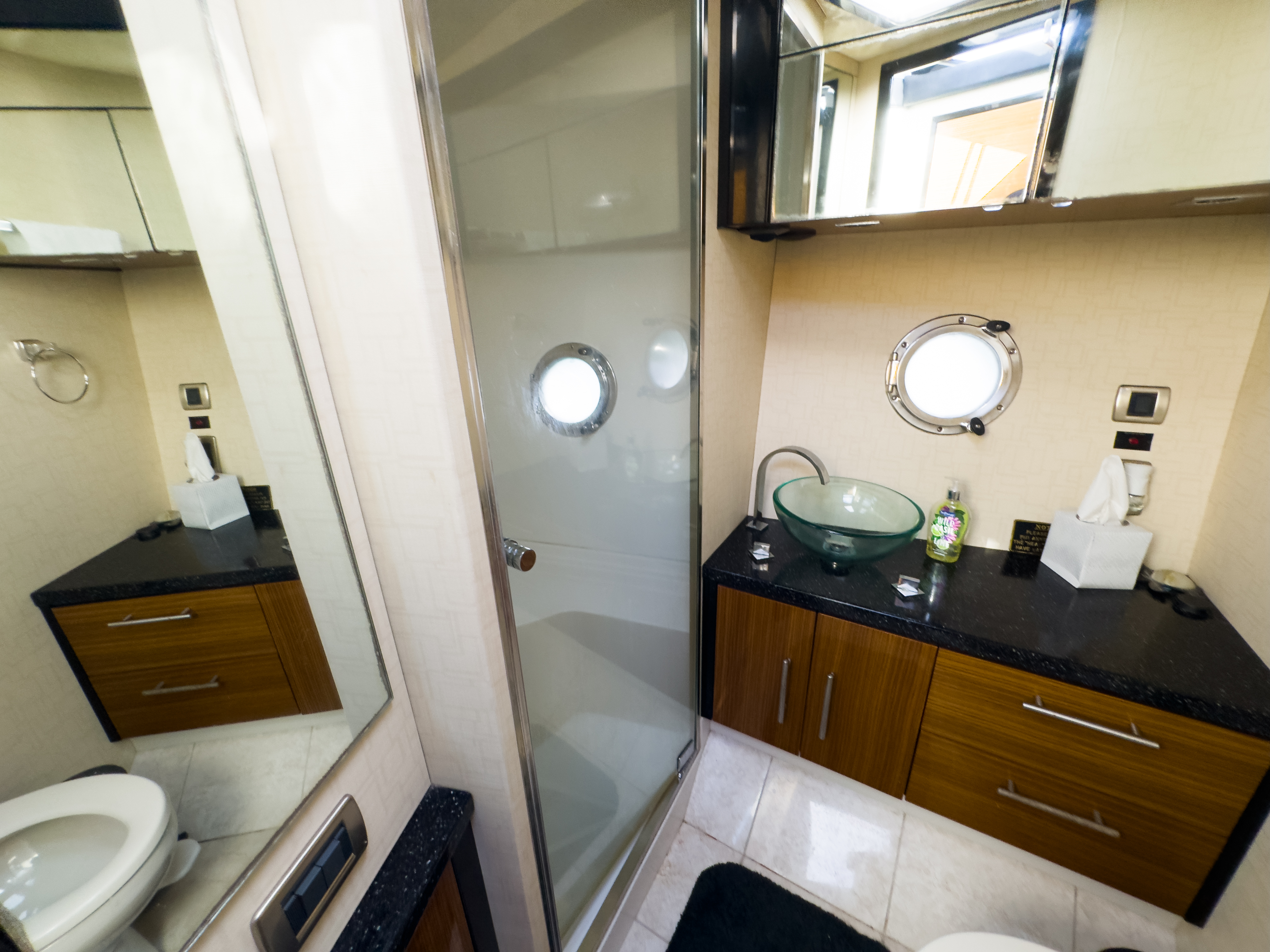 Yacht Image 19