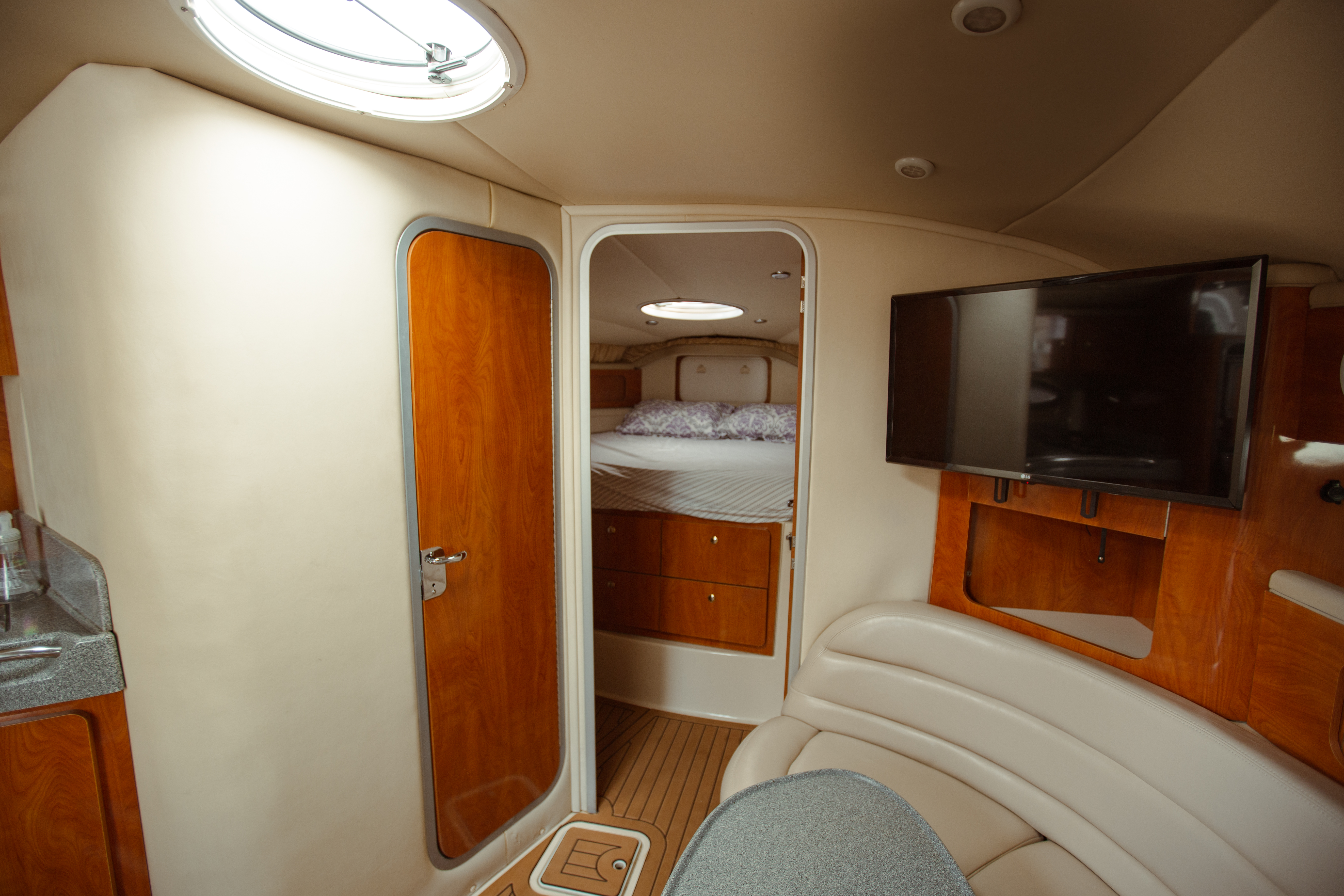 Yacht Image 9