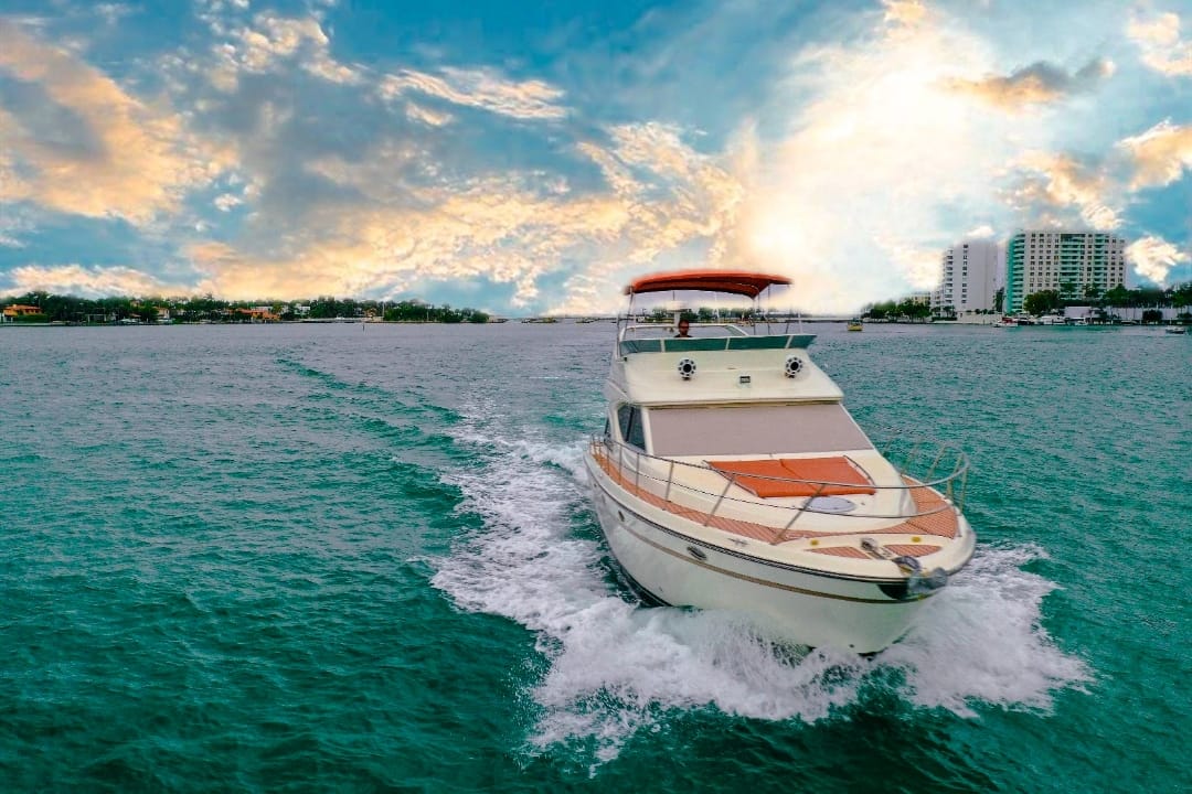 Yacht Image 6