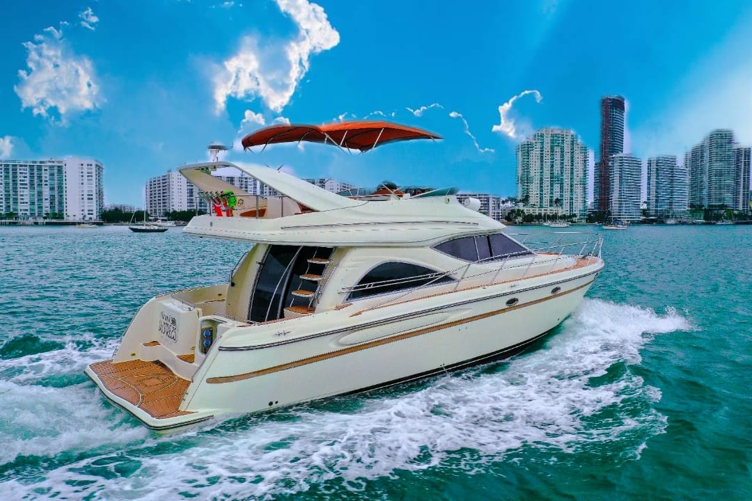 51 Ft Miami Mistress