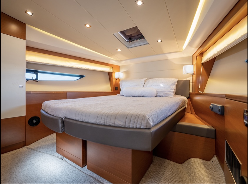 Yacht Image 12