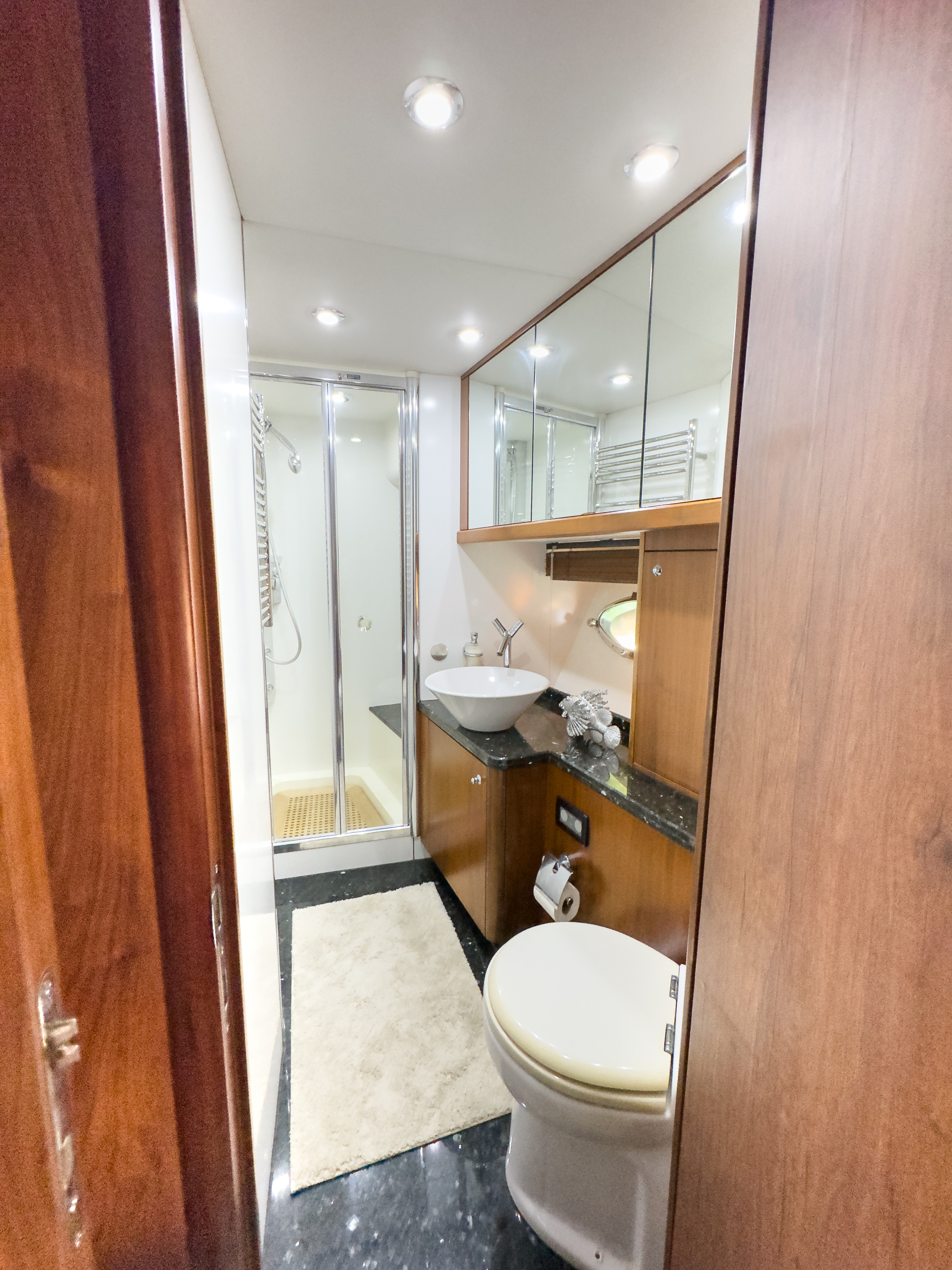 Yacht Image 12