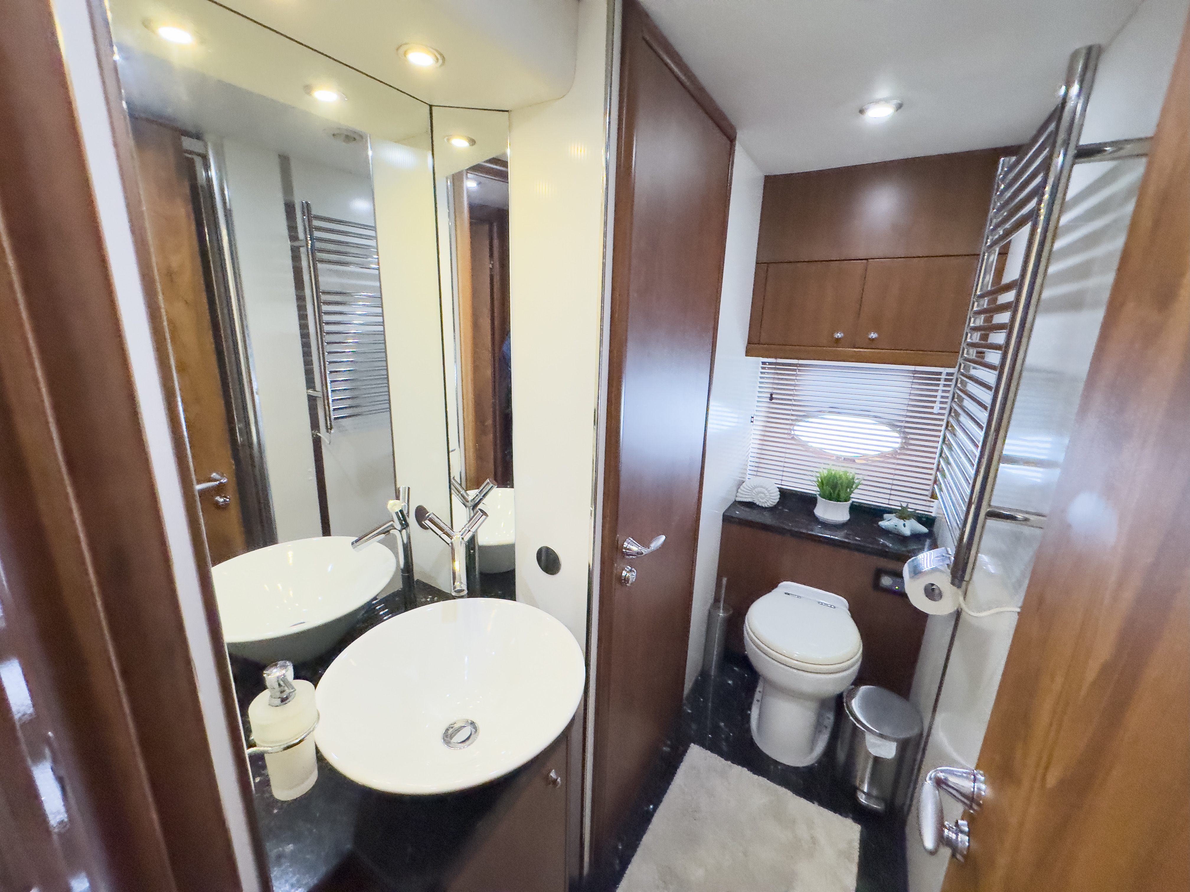 Yacht Image 15
