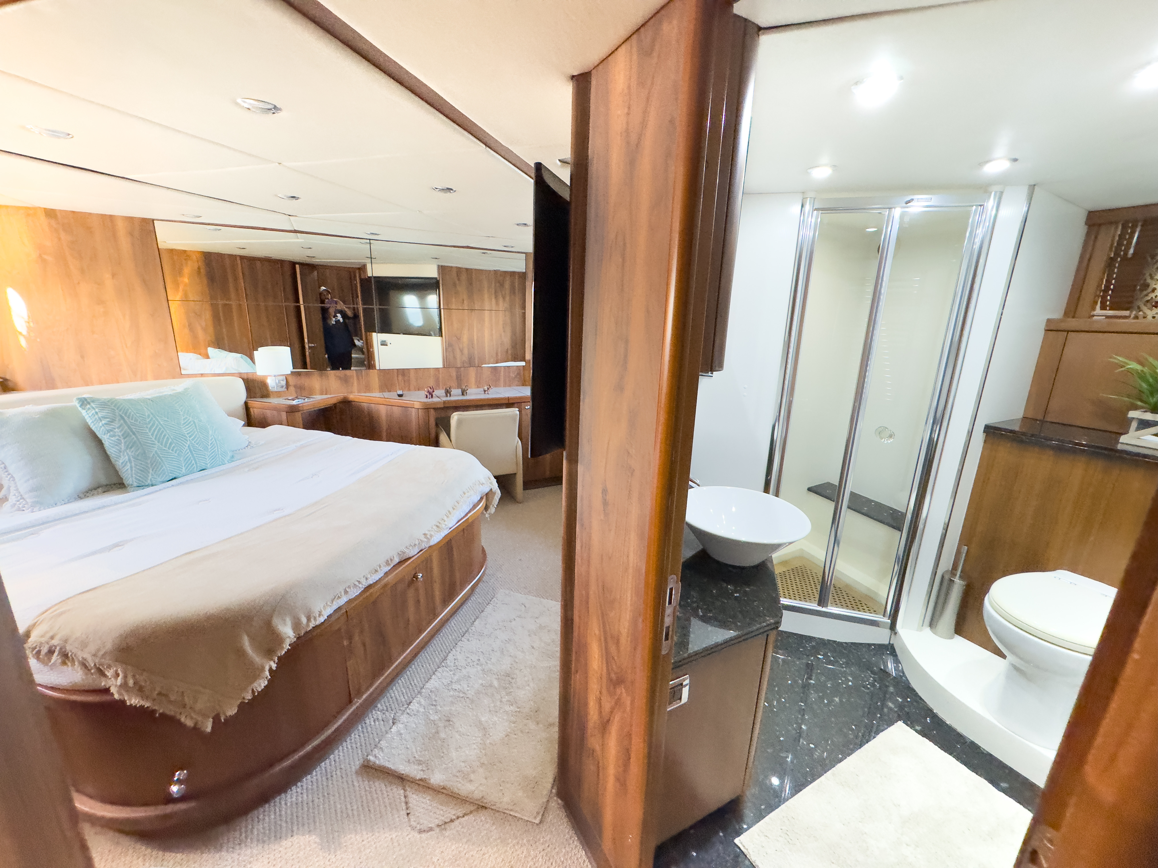 Yacht Image 16